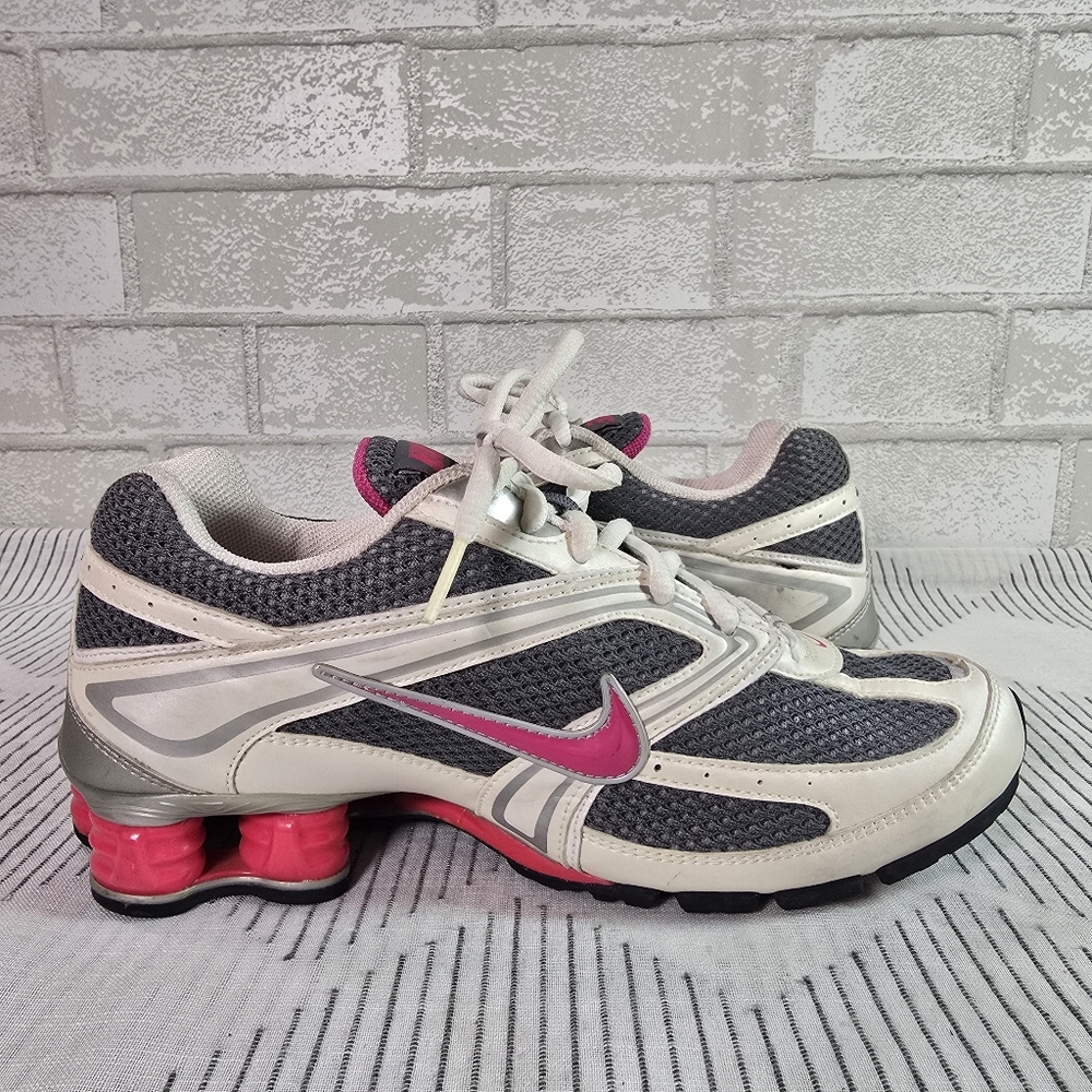 Nike Reveal 3 Gray & White Pink Shocks Size 7.5 Women's 365940-062 - Picture 8 of 10